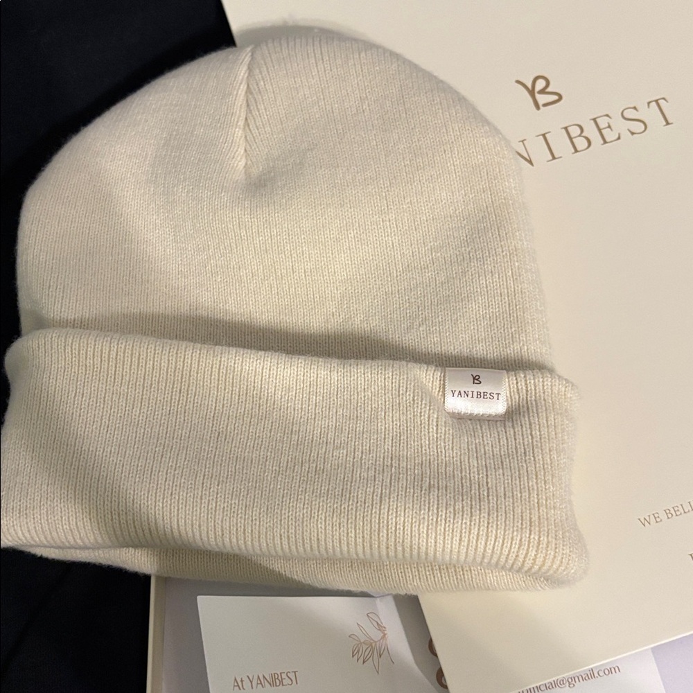 YANIBEST Cream satin lined Beanie